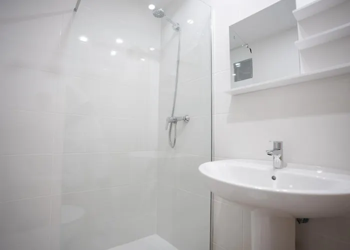 Centric & Near The Sea Victoria 3 *